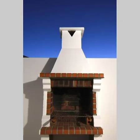 Casa Dos Rouxinois - With Patio & Barbecue Βίλα